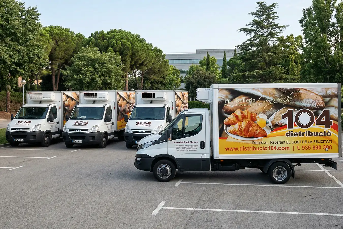 Rotulación de flota de camiones de reparto en Valldoreix
